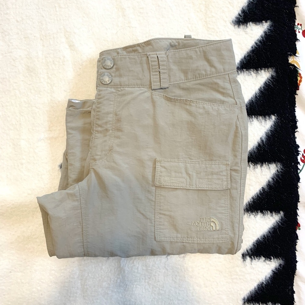 The North Face Nylon Khaki Straight Leg Hiking Zip Short Pants